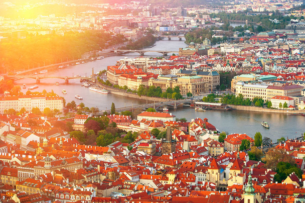 プラハは、ヴルタヴァ川のパノラマの景色 - 写真・画像