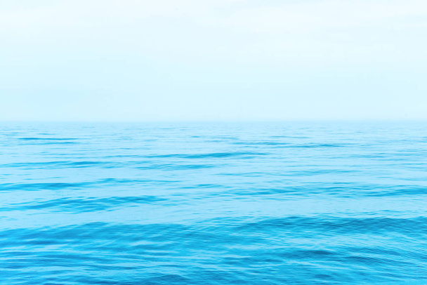 Синя морська вода з хвилями
 - Фото, зображення