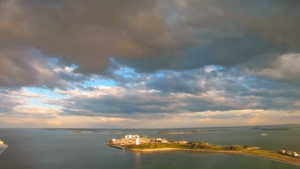 Vista do porto e do aeroporto internacional de Logan em Boston, Massachusetts, EUA
 - Filmagem, Vídeo