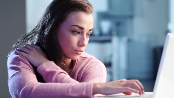 Sad young teenage girl is depressed and browses the net for new religion - Filmmaterial, Video