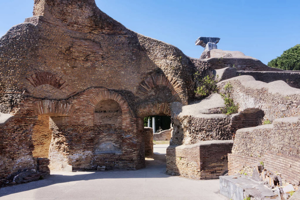 Paisaje arqueológico del yacimiento romano en Ostia Antica - Roma - Ita
 - Foto, imagen