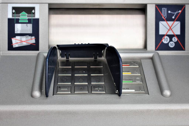 ein Bild eines Geldautomaten - Foto, Bild