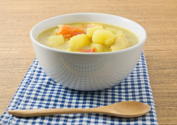 Japán Curry leves burgonya és a paradicsom - Fotó, kép