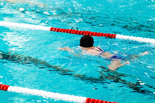 Freestyle úszó-ban úszóverseny - Fotó, kép