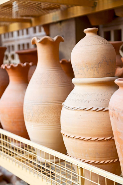 in moscato oman il vecchio mercato della ceramica produzione di vendita
  - Foto, immagini