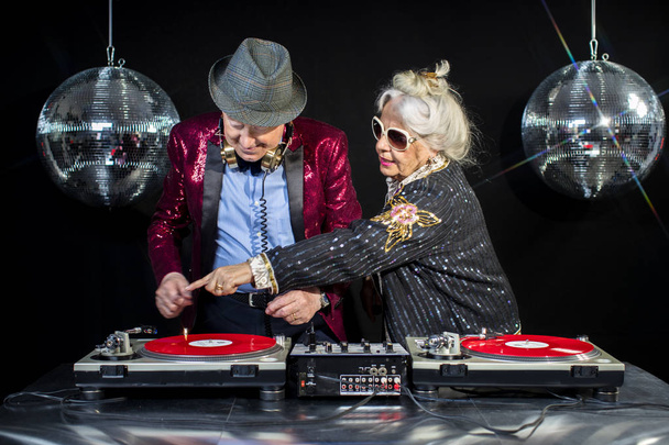DJ babcia i dziadek - Zdjęcie, obraz