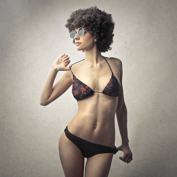 Brunette woman in bikini - Foto, Imagem
