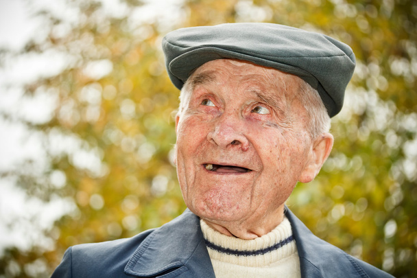 Elderly man in hat - Zdjęcie, obraz