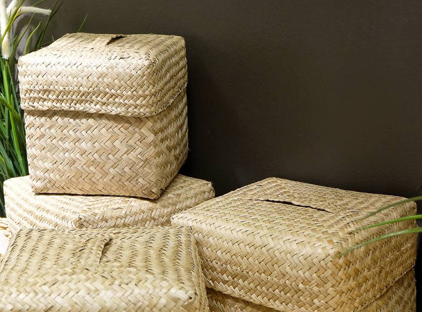 Empilement de quatre paniers en osier en bambou
 - Photo, image
