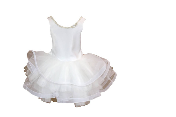 elegantes Kleid für Mädchen auf weißem Hintergrund. - Foto, Bild