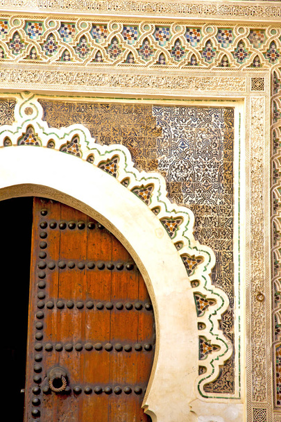 histórico azul en antiguo edificio puerta morocco estilo af
 - Foto, Imagen