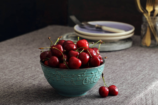 red fresh cherries - Fotografie, Obrázek