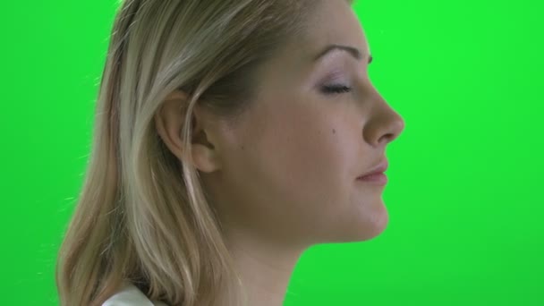 junge attraktive blonde Frau  - Filmmaterial, Video