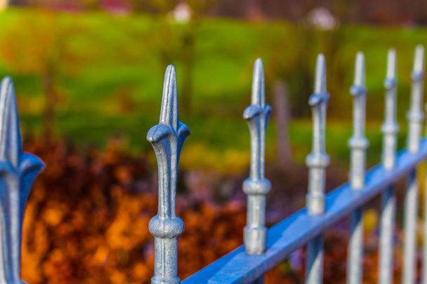 Egy kép-ból egy decarative fém kerítés - Fotó, kép