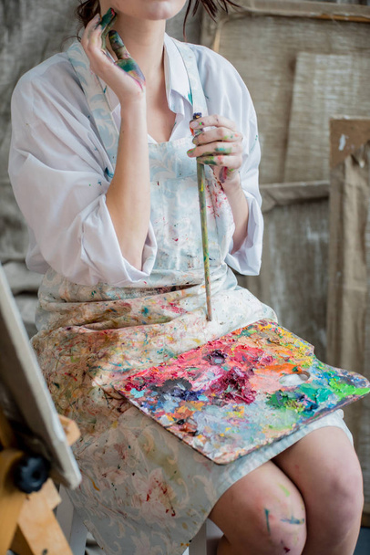 Young female painter - Fotoğraf, Görsel