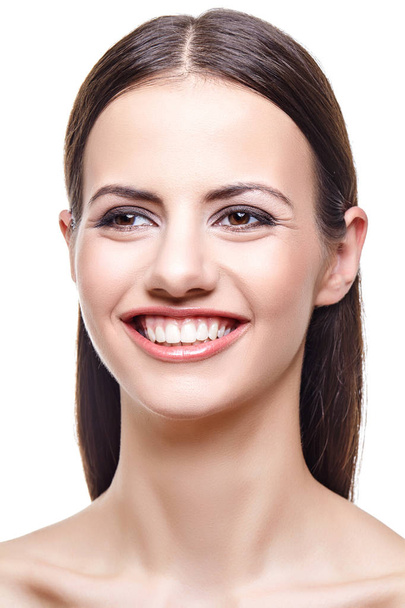 красивая девушка со здоровыми зубами
 - Фото, изображение