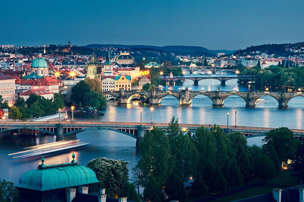 Prag manzarası alacakaranlıkta - Fotoğraf, Görsel