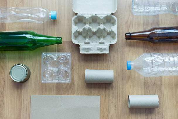 Recyclable garbage consisting  glass Savings plastic Plastic Env - Фото, изображение