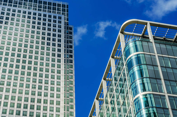 De moderne zakenwereld wolkenkrabbers, hoog glas gebouwen, moderne archit - Foto, afbeelding