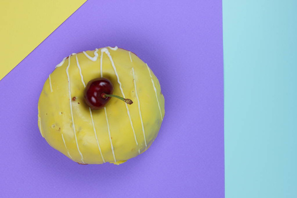Pop art donut on holiday - Fotoğraf, Görsel