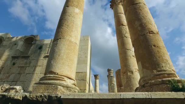 Ősi történelmi építészeti romjai az ókori római templom, Jordánia - Felvétel, videó