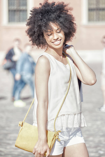 Young beautiful girl with shopping bags. - Foto, Imagem