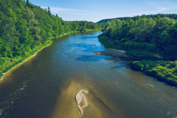 Letonya Milli Parkı ve nehir Gauja City Sigulda. - Fotoğraf, Görsel