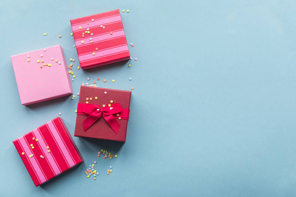 Urlaub Geschenkboxen auf dem Hintergrund Pastell Mint für - Foto, Bild
