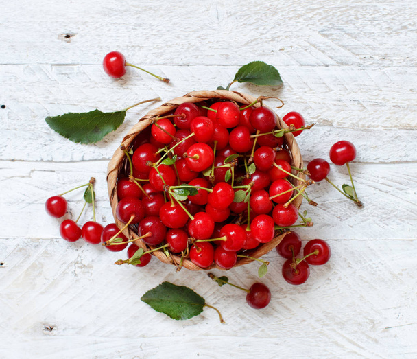 Fresh sour cherries - Фото, зображення