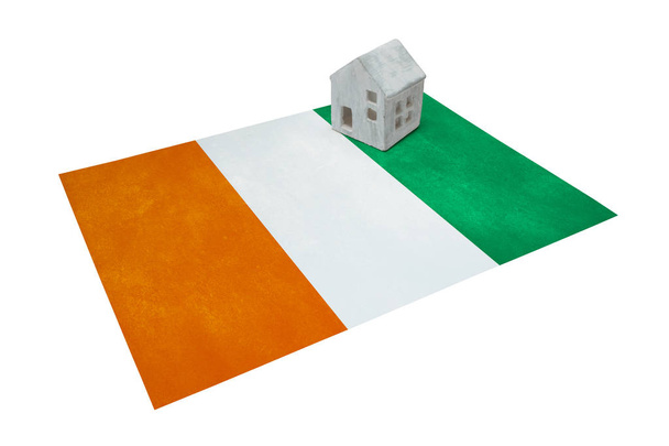 Mały dom na flagę - Wybrzeże Kości Słoniowej - Zdjęcie, obraz