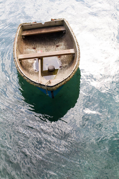 Malý člun plující pryč - Fotografie, Obrázek
