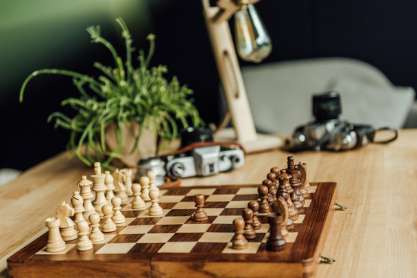 Satranç tahtasında satranç taşları - Fotoğraf, Görsel