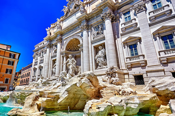 Řím Termini, Fontana di Trevi v Římě, Itálie - Fotografie, Obrázek