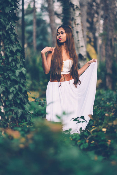 Beautiful wiccan girl, guardian of the mystical forest - Fotoğraf, Görsel