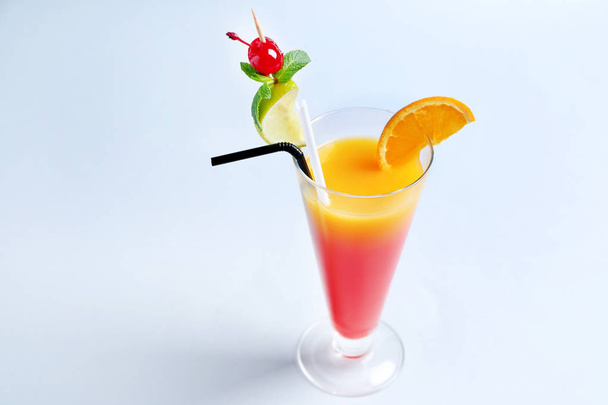  Tequila Sunrise cocktail  - Fotó, kép