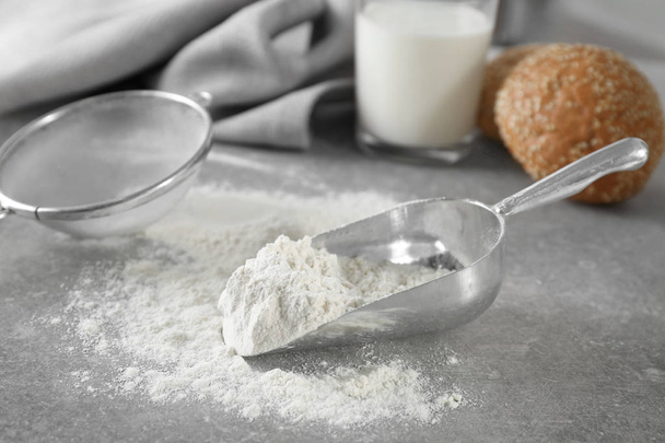 flour and ingredients for dough  - Fotoğraf, Görsel