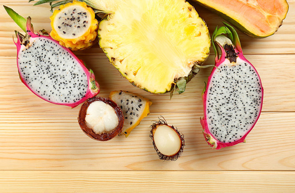 Juicy exotic fruits - Foto, imagen