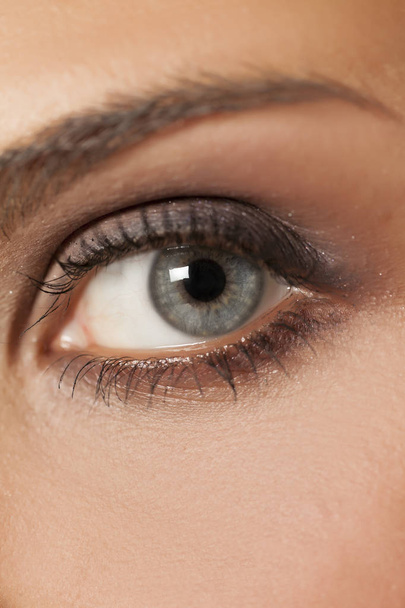 Occhio blu femminile
 - Foto, immagini