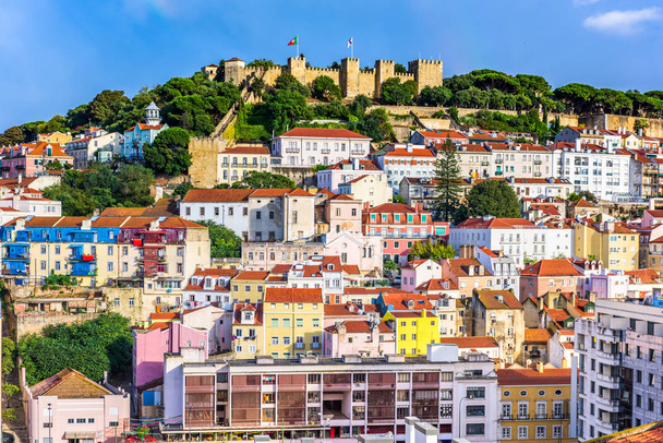 リスボン、ポルトガルのスカイライン - 写真・画像