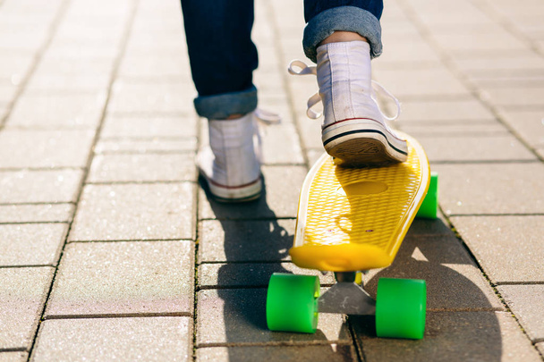 Girl with penny skateboard shortboard. - Foto, Imagem