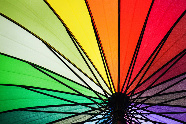 barevný duhový deštník. - Fotografie, Obrázek