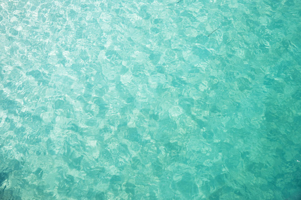 Бирюзовая морская вода
  - Фото, изображение