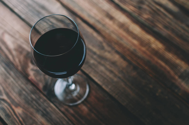Red wine In Glass - Фото, зображення