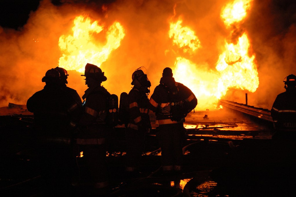 Incendie de pétrolier
 - Photo, image