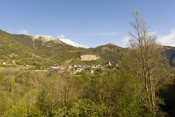 Paysage Broto dans les Pyrénées
 - Photo, image