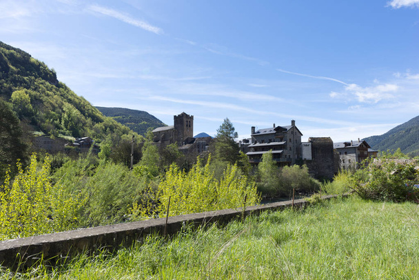 Broto krajobraz w Huesca - Zdjęcie, obraz