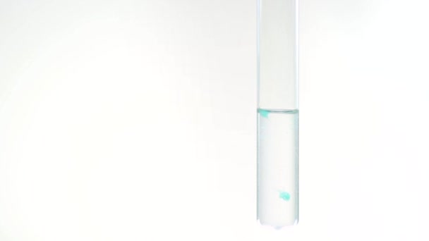 Natriumhydroksidin ja kupari II sulfaatin liuosten yhteisvaikutukset. Kupari II hydroksidin sinisen saostuman muodostuminen
. - Materiaali, video