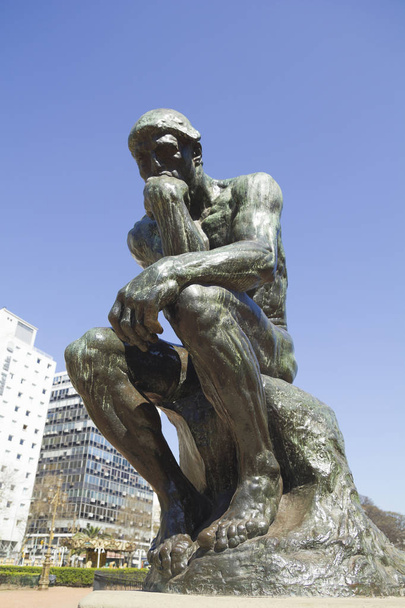 A gondolkodó, a Rodin, Buenos Aires, Argentína.  - Fotó, kép