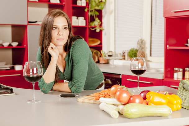 junge Frau in der Küche - Foto, Bild