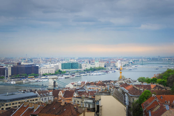 Άποψη της πόλης Βουδαπέστη και στον ποταμό Δούναβη, Ουγγαρία - Φωτογραφία, εικόνα